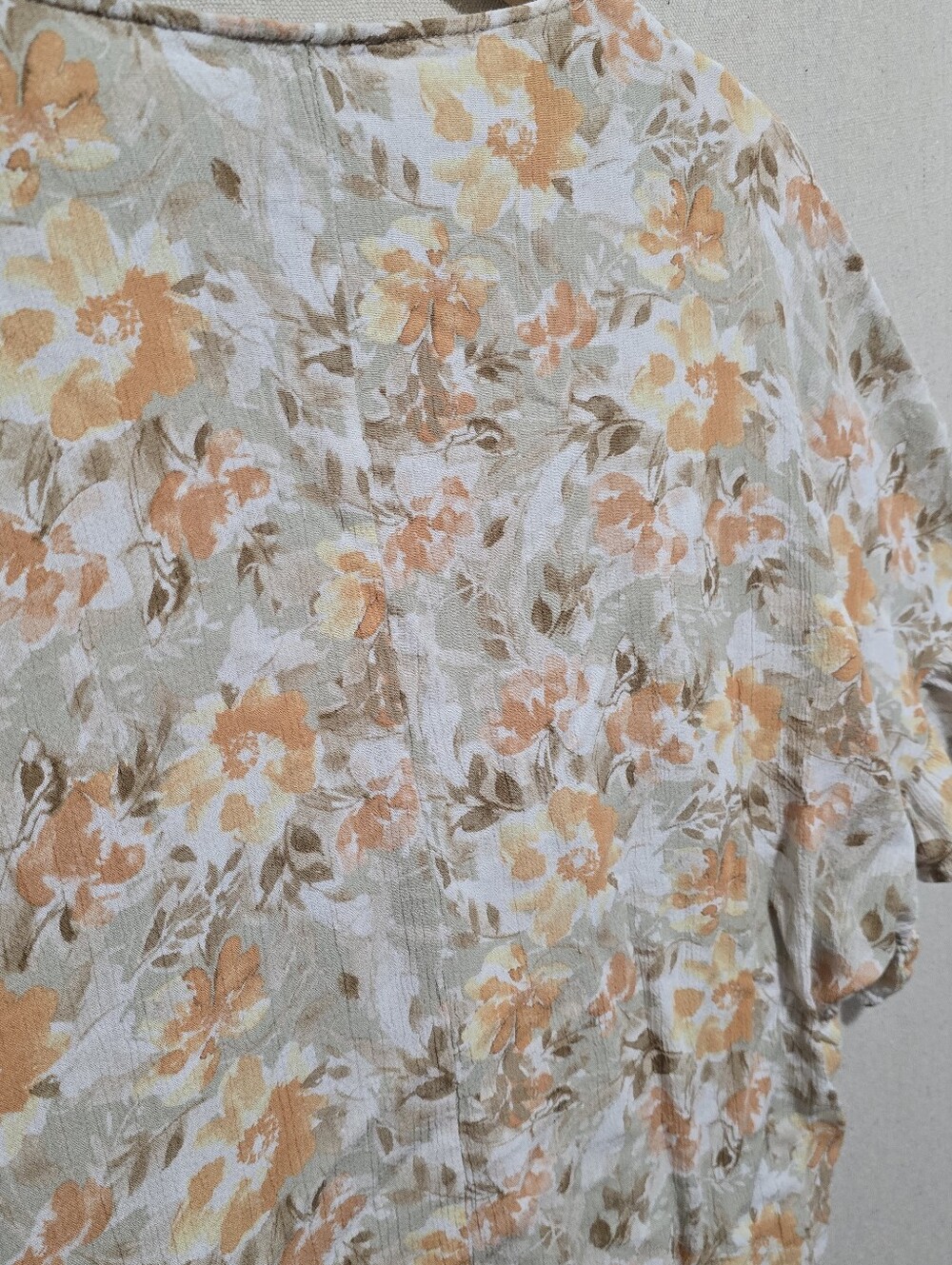 ANDRÉE by Unit Floral Boho Blouse Small Rayon Babydoll Top Ruffle Sleeve Peasant - Picture 9 of 9